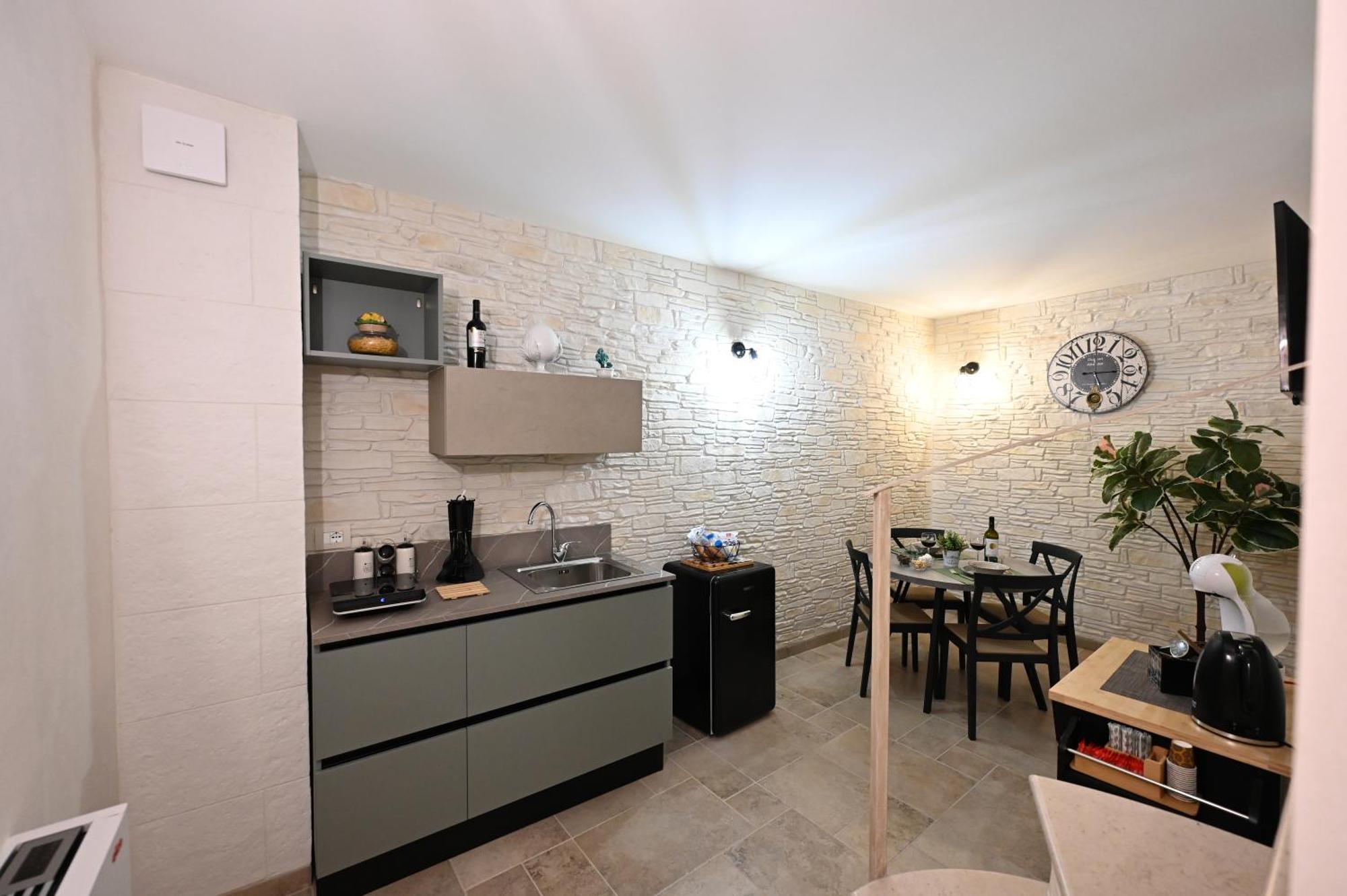 Suite Laurel Spa Con Idromassaggio فاسانو المظهر الخارجي الصورة